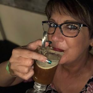 Meet your Posher, Carrie